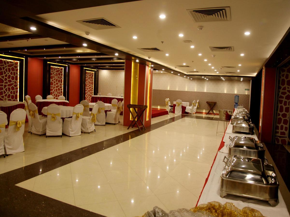 Oyo 905 Galaxy View Hotel Allāhābād Junction Eksteriør billede