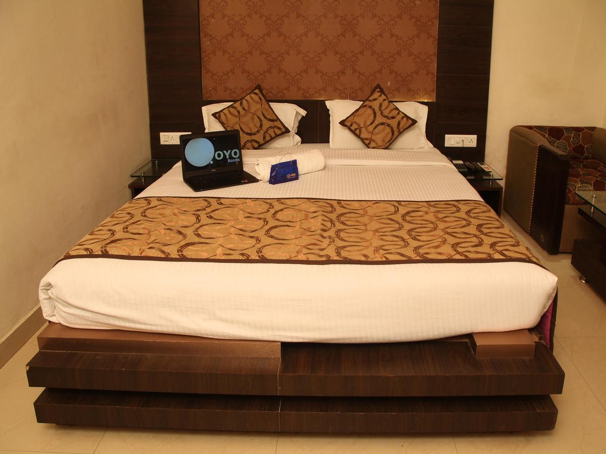 Oyo 905 Galaxy View Hotel Allāhābād Junction Eksteriør billede