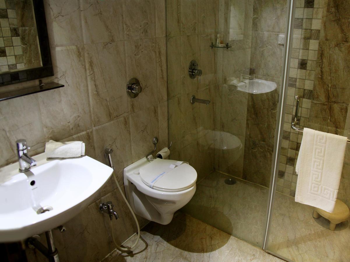 Oyo 905 Galaxy View Hotel Allāhābād Junction Eksteriør billede