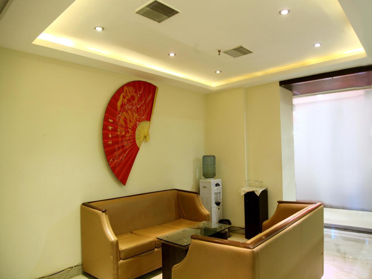 Oyo 905 Galaxy View Hotel Allāhābād Junction Eksteriør billede