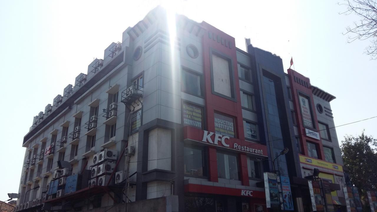 Oyo 905 Galaxy View Hotel Allāhābād Junction Eksteriør billede